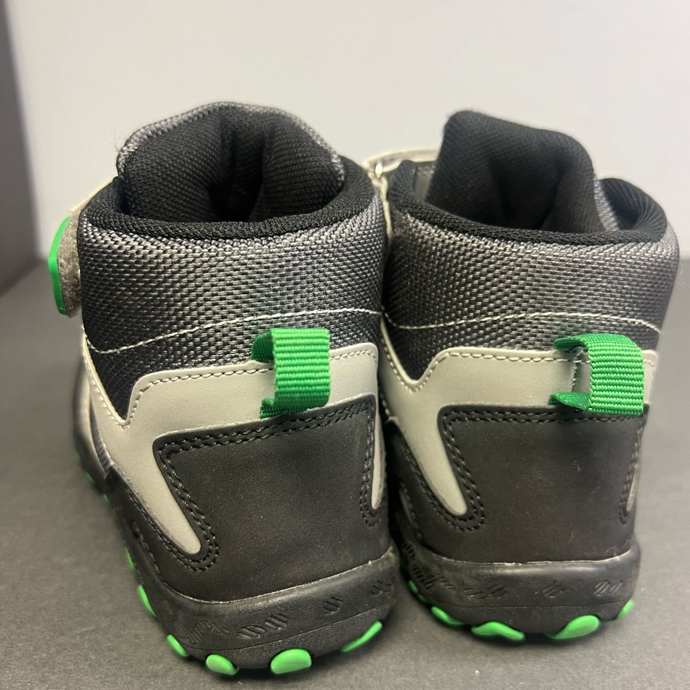 Mishansha-Youth size: 28, Black/Green boots, Pre- Owned good condition - Picture 3 of 7